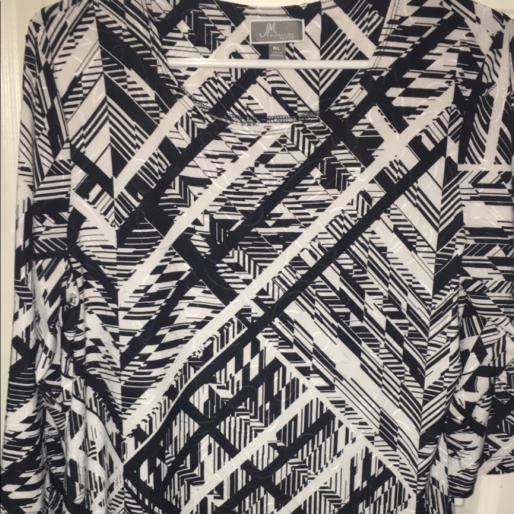 Black & white top!